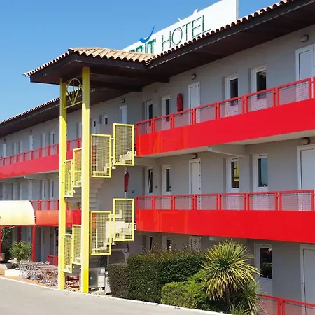 Brit Essentiel Sete / Hotel