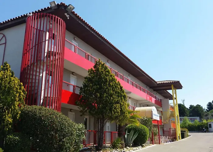 Brit Essentiel Sete / Hotell 2*