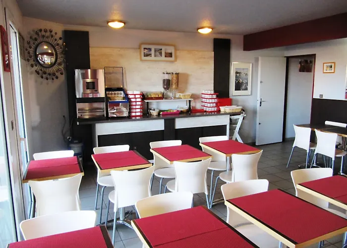 Brit Essentiel Sete / Hotell