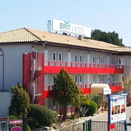Brit Essentiel Sete / Hotel