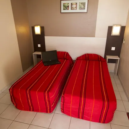 Hotel Brit Essentiel Sete / 2*