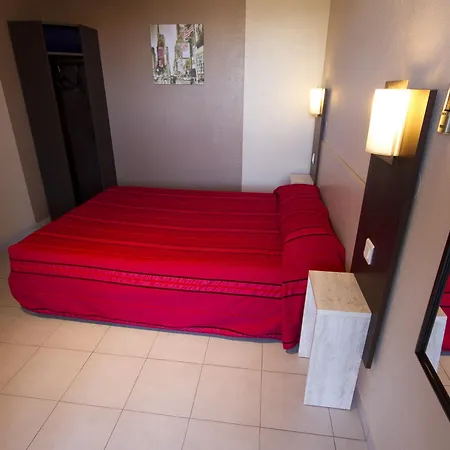 Hotel Brit Essentiel Sete /